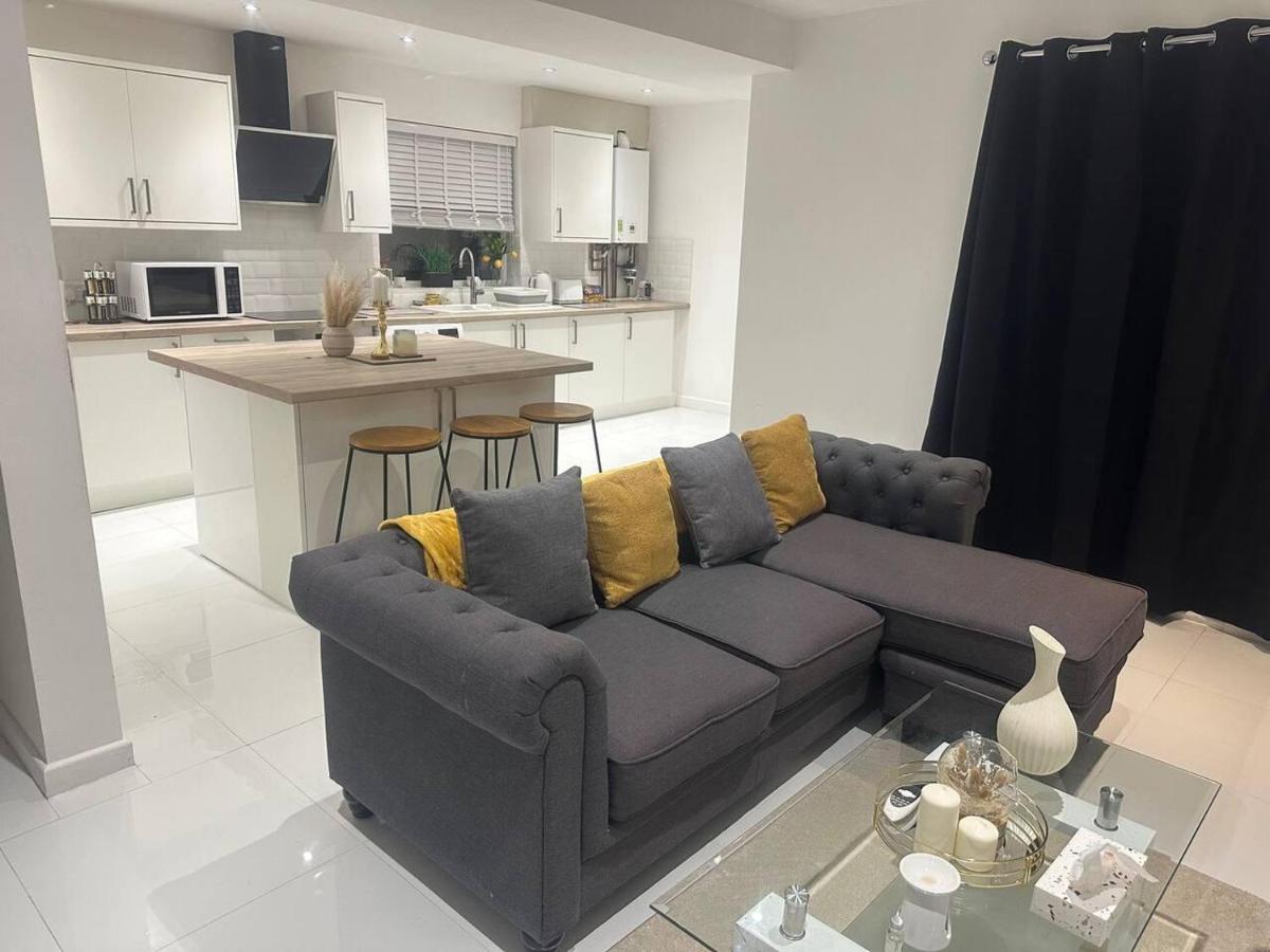 Charming 3-Bed Home Minutes From City Centre ノッティンガム エクステリア 写真