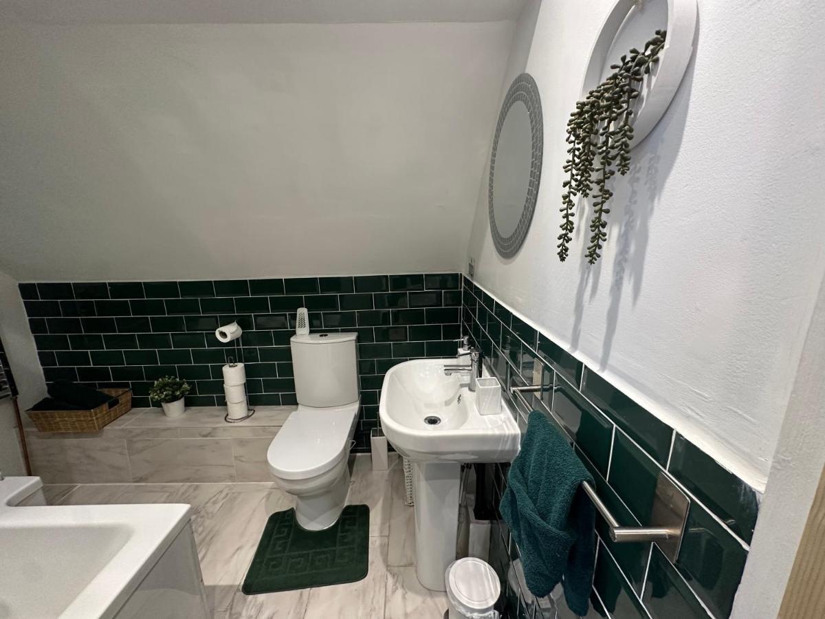 Charming 3-Bed Home Minutes From City Centre ノッティンガム エクステリア 写真