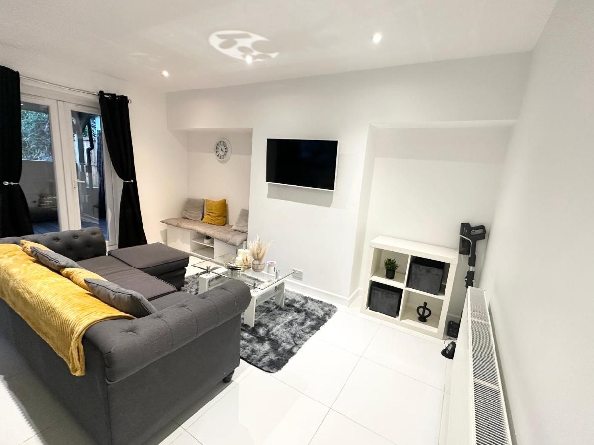 Charming 3-Bed Home Minutes From City Centre ノッティンガム エクステリア 写真